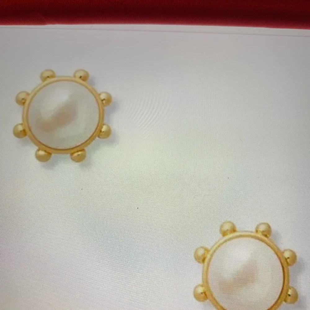 Pretty pearl and gold earrings from Kate spade $34 - Picture 2 of 2